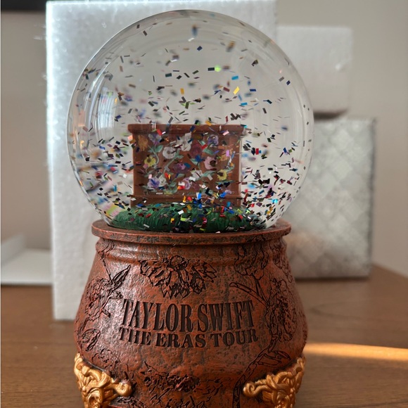 Taylor Swift Eras Tour Globe with Gold and Brown Base - Picture 3 of 5